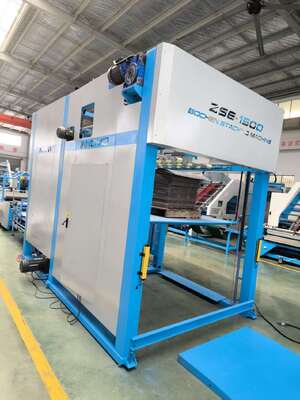 دستگاه انباشتگر خودکار فلیپ فلاپ، چرخش و انباشت کاغذ را برای افزایش توان تولید در تولید مقوای موجدار خودکار می کند.