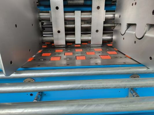 ماشین لامیناتور فلوت با سرعت بالا با فناوری اصلاح خودکار سرو GFS1500 برای لامیناسیون لوله کشی