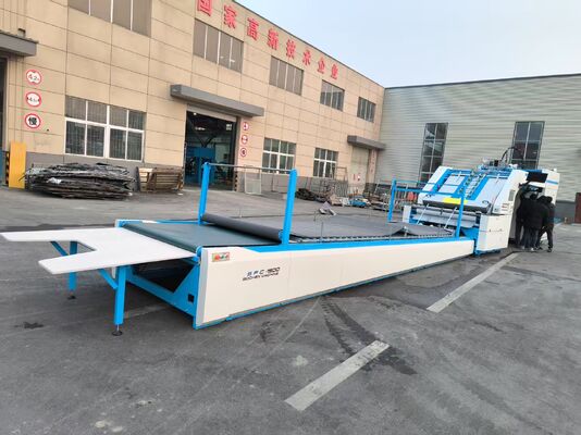 دستگاه لمینت فلوت با سرعت بالا دستگاه لمینت فلوت کاغذ راه راه اتوماتیک برای صنعت ساخت جعبه کارتن