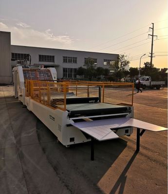 1450mm 1650mm اتوماتیک با سرعت بالا برچسب فلوت چسب چسب فلوت Laminatorr برای کاغذ راه راه